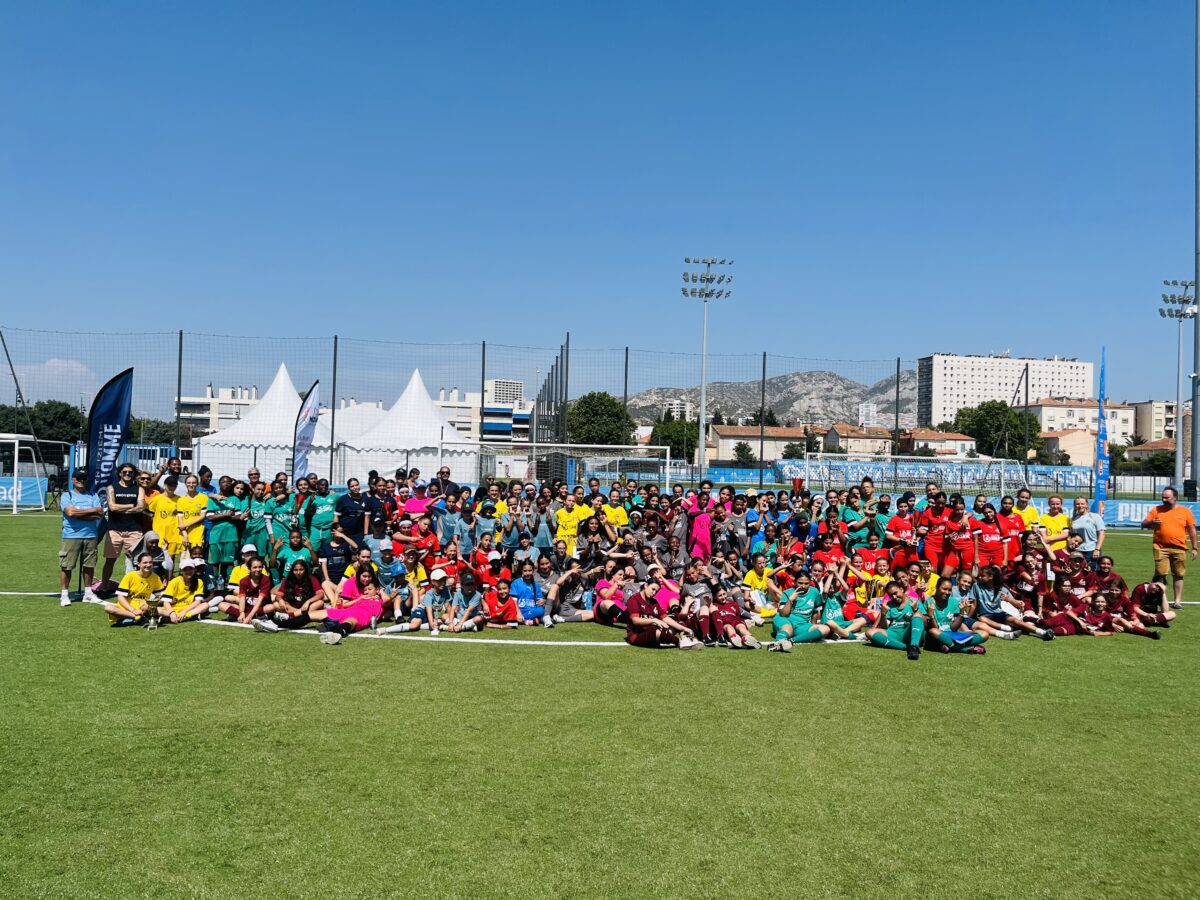 200 collégiennes à l’OM Campus : c’est encore Marseille Bébé !